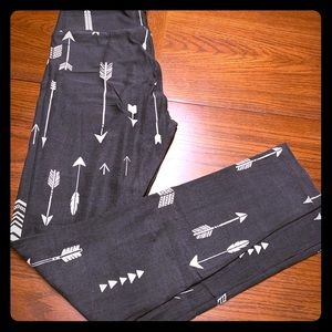 LuLaRoe Arrow Leggings OS